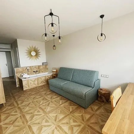 La Grande Conque מלון 4*